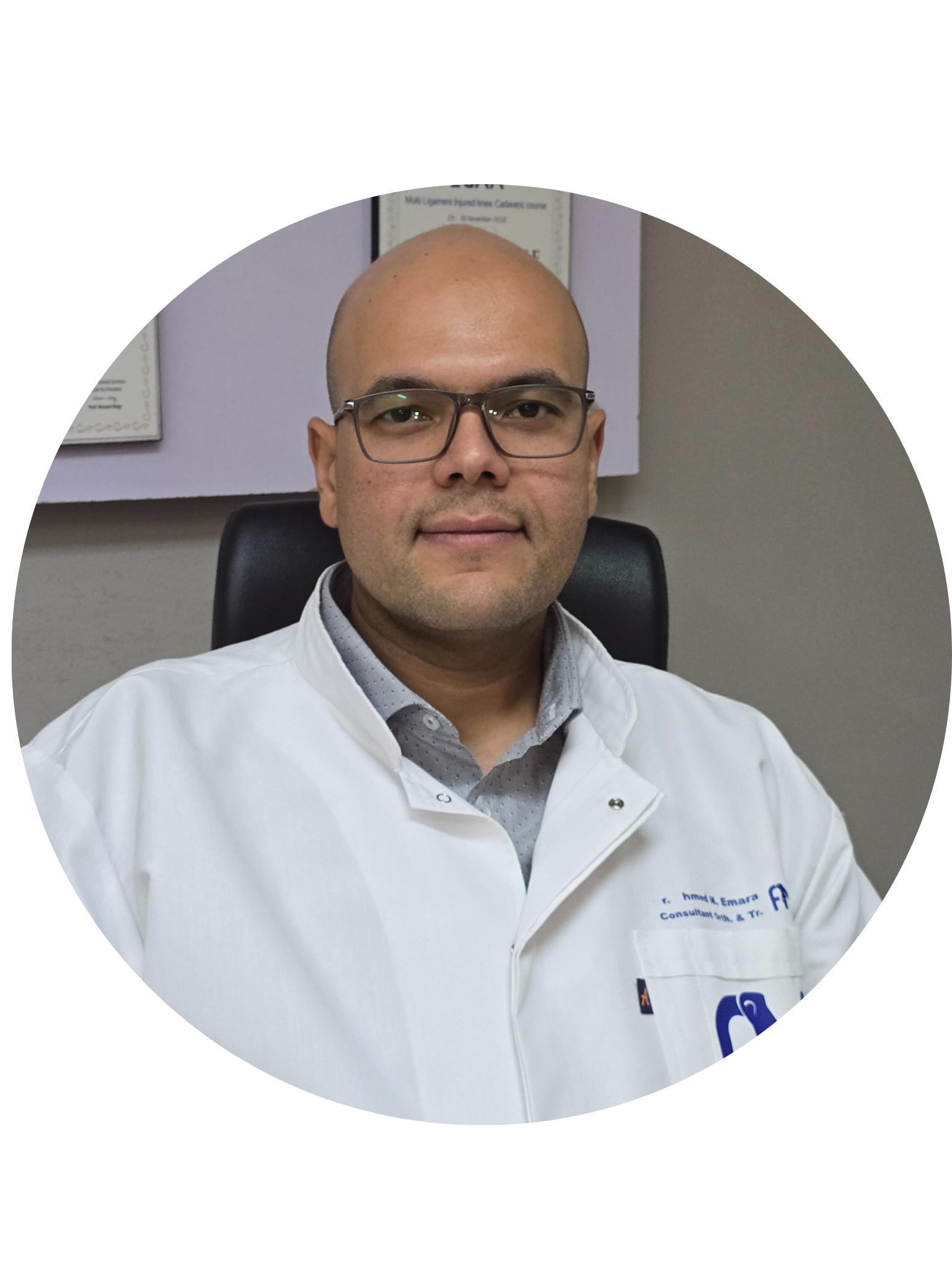 دكتور أحمد نبيل عمارة متخصص في جراحة العظام والمفاصل والمناظير